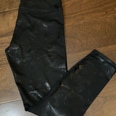 Fabletics Black Shiny Athletic Crop Leggings Size Small NWOT